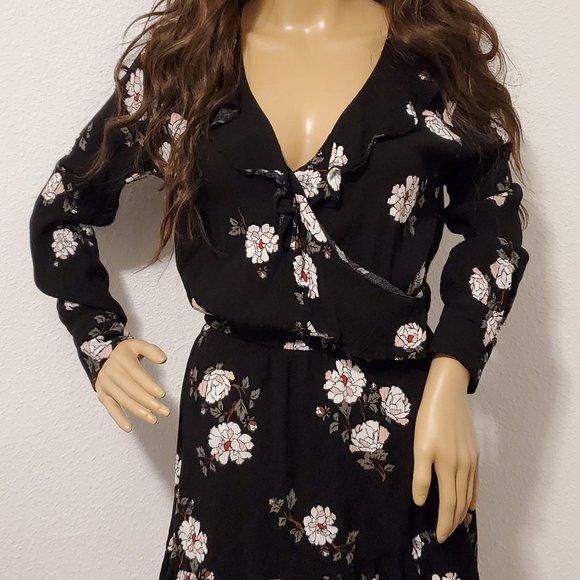 American Rag Dresses & Skirts - 🎉 $5 Boho Black Flower Print Dress American Rag Size Medium